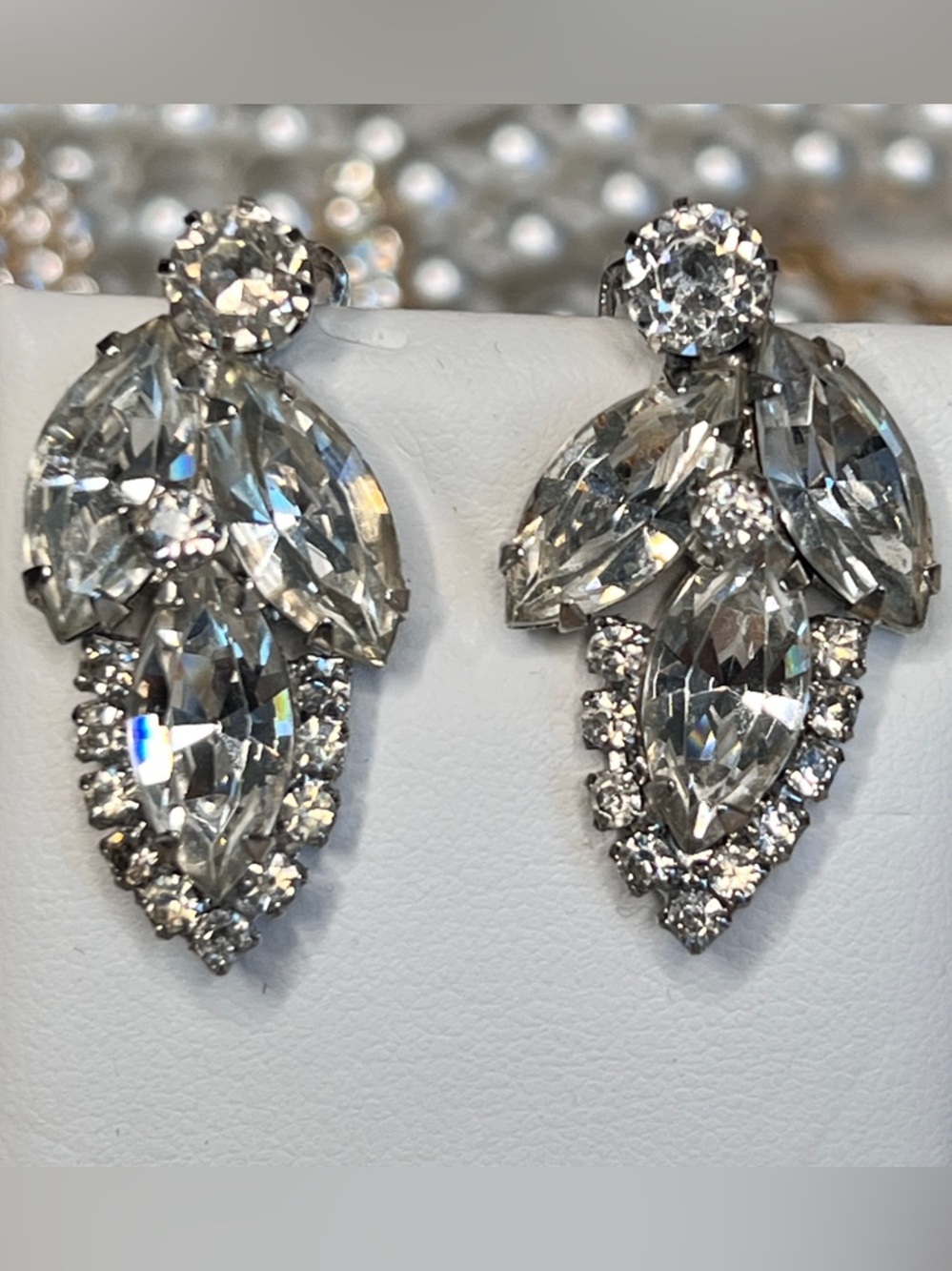 Vintage Weiss Clear Rhinestone Clip On Earrings Silver Tone Cluster Marquise